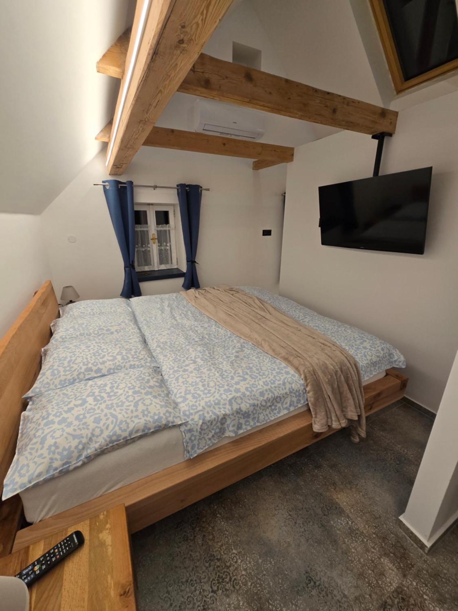 Podkrovni Stylovy Mezonetovy Appartement
